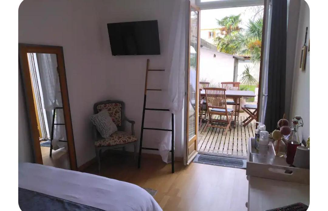 Chambre Chez L'Habitant Tout Confort Aux Balcons De Bigorre Tarbes Exterior photo